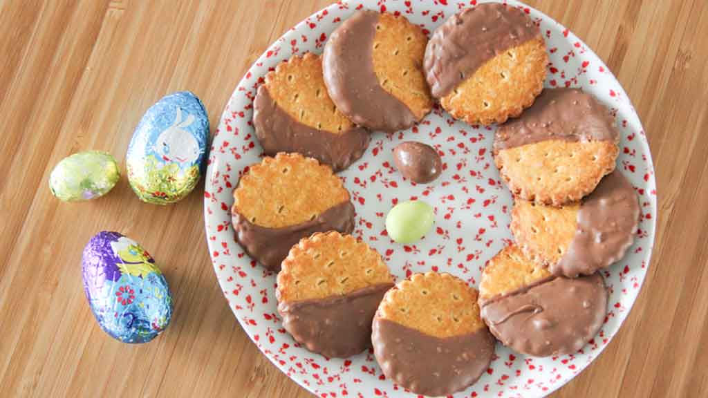 biscuits nappés au chocolat de pâques