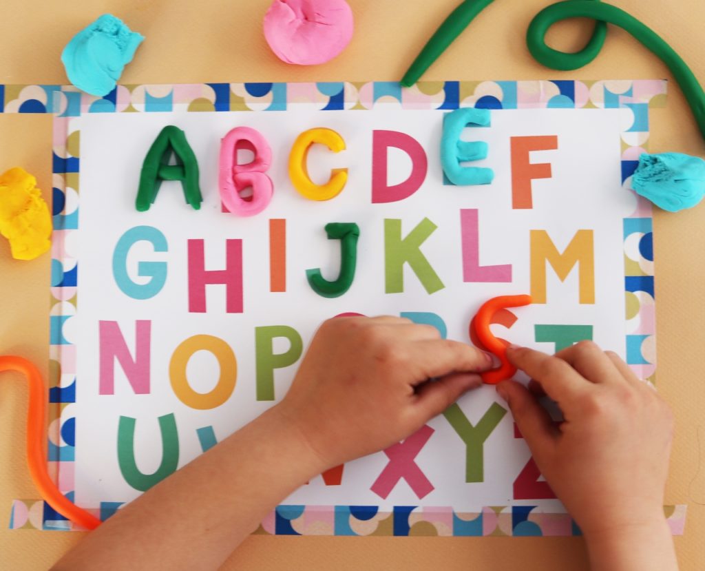 10 idées amusantes pour apprendre l'alphabet aux enfants