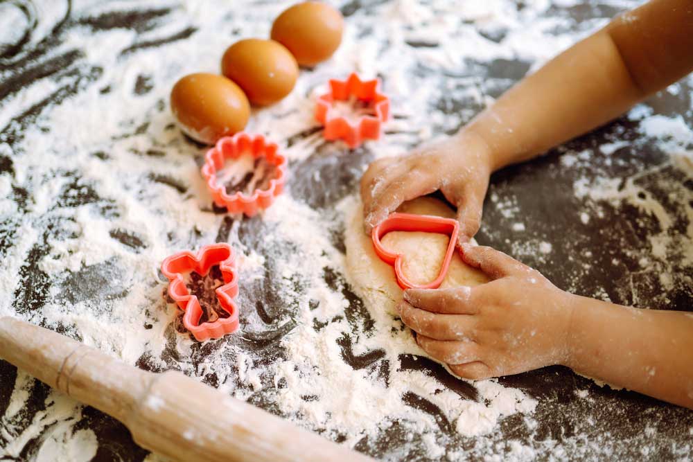 cuisiner avec les enfants en famille - la tribu des idées